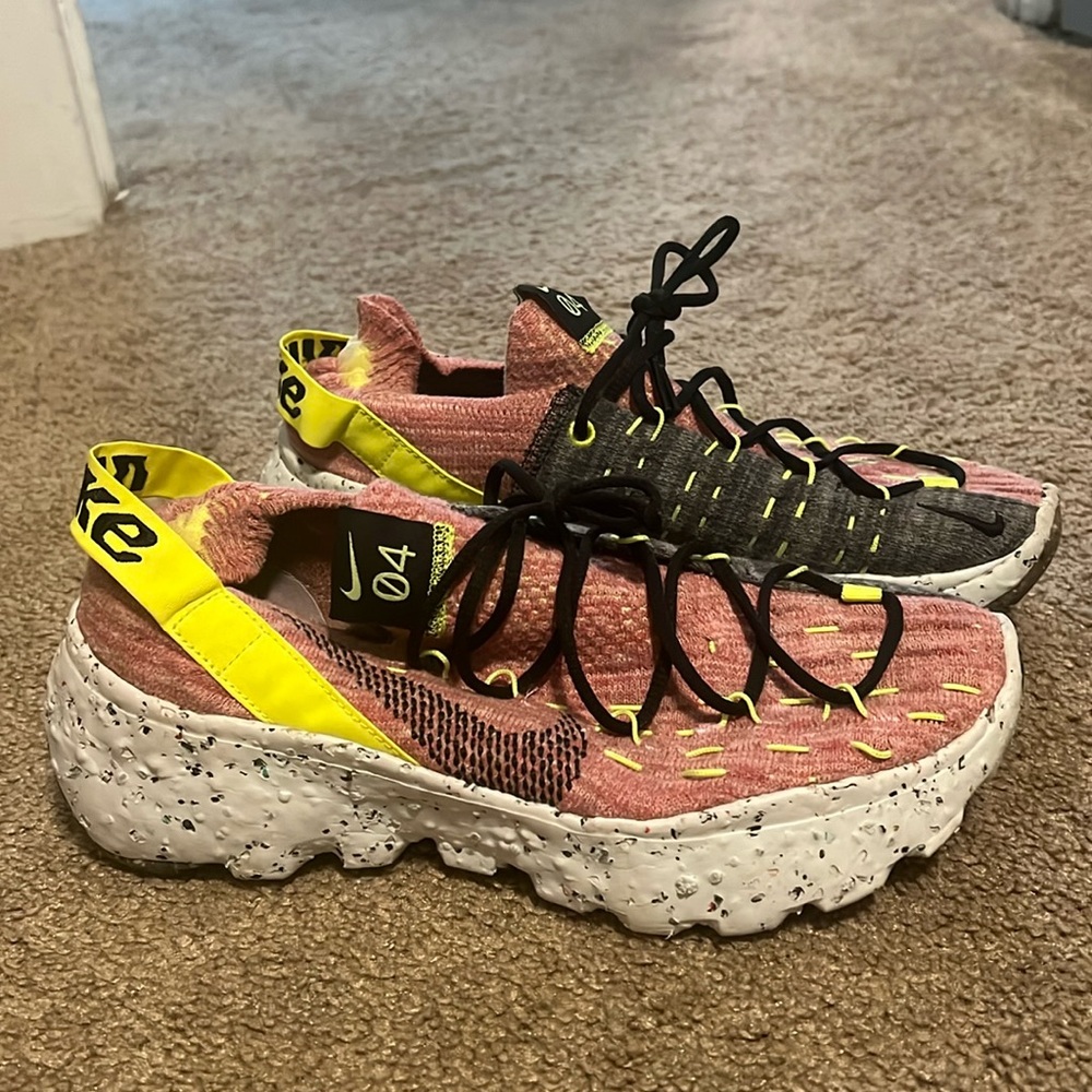 Women’s Nike Space Hippie Pink/Grey size 7.5 EUC